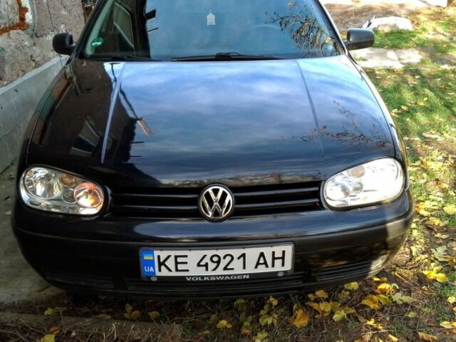 Черный Фольксваген Гольф, объемом двигателя 1.6 л и пробегом 310 тыс. км за 4800 $, фото 2 на Automoto.ua