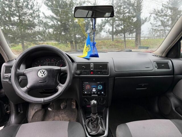 Черный Фольксваген Гольф, объемом двигателя 1.4 л и пробегом 300 тыс. км за 1900 $, фото 9 на Automoto.ua