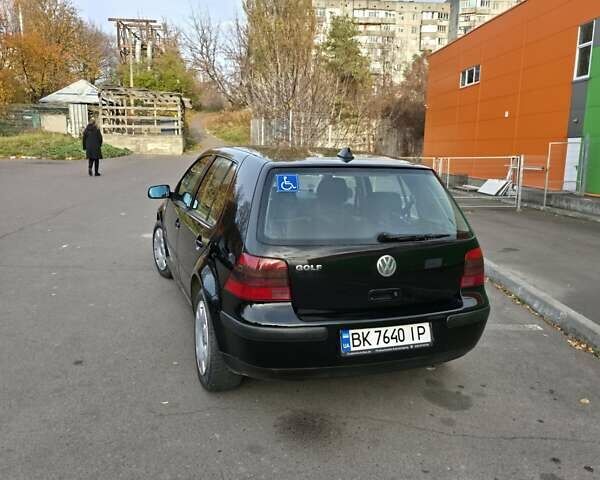 Чорний Фольксваген Гольф, об'ємом двигуна 1.39 л та пробігом 240 тис. км за 3900 $, фото 4 на Automoto.ua