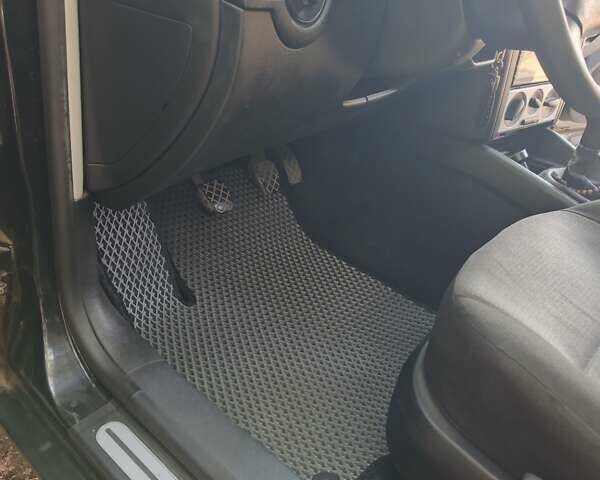 Чорний Фольксваген Гольф, об'ємом двигуна 1.6 л та пробігом 256 тис. км за 4500 $, фото 8 на Automoto.ua