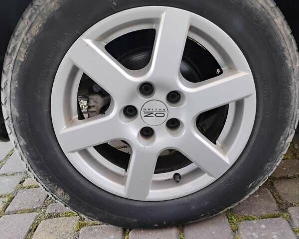 Черный Фольксваген Гольф, объемом двигателя 1.39 л и пробегом 289 тыс. км за 3850 $, фото 14 на Automoto.ua