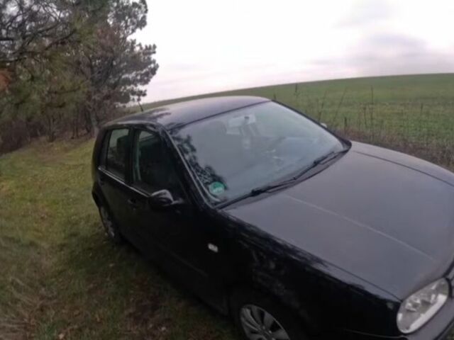 Черный Фольксваген Гольф, объемом двигателя 1.6 л и пробегом 200 тыс. км за 4900 $, фото 6 на Automoto.ua