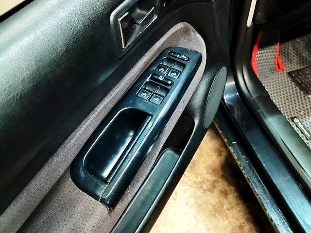 Чорний Фольксваген Гольф, об'ємом двигуна 1.9 л та пробігом 0 тис. км за 3700 $, фото 4 на Automoto.ua