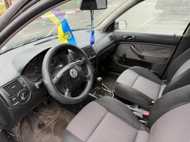 Черный Фольксваген Гольф, объемом двигателя 1.4 л и пробегом 300 тыс. км за 1900 $, фото 8 на Automoto.ua