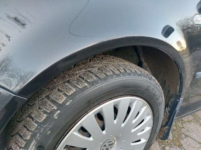 Черный Фольксваген Гольф, объемом двигателя 1.6 л и пробегом 221 тыс. км за 3900 $, фото 22 на Automoto.ua