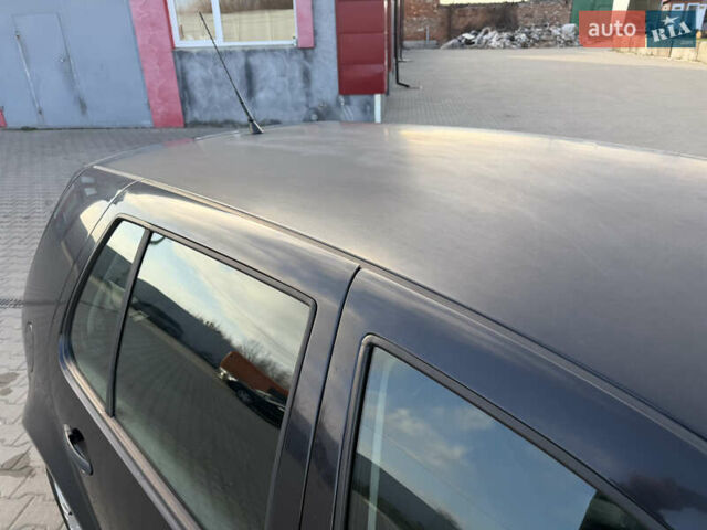 Черный Фольксваген Гольф, объемом двигателя 1.6 л и пробегом 245 тыс. км за 2999 $, фото 23 на Automoto.ua