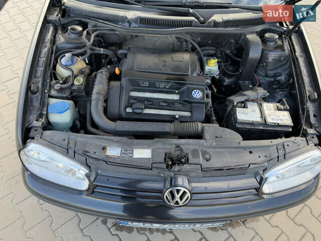 Черный Фольксваген Гольф, объемом двигателя 1.6 л и пробегом 245 тыс. км за 2999 $, фото 35 на Automoto.ua