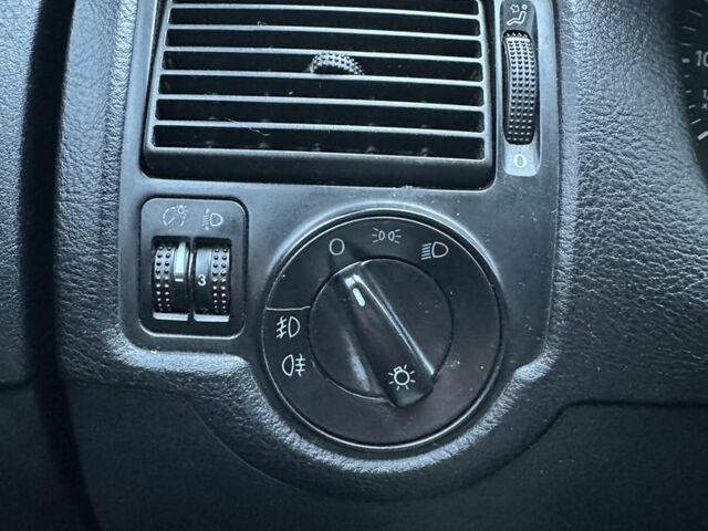 Чорний Фольксваген Гольф, об'ємом двигуна 1.4 л та пробігом 3 тис. км за 2500 $, фото 7 на Automoto.ua