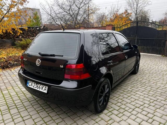 Черный Фольксваген Гольф, объемом двигателя 1.6 л и пробегом 235 тыс. км за 4600 $, фото 3 на Automoto.ua