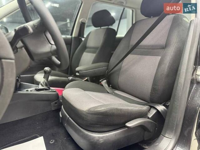 Чорний Фольксваген Гольф, об'ємом двигуна 1.6 л та пробігом 240 тис. км за 4500 $, фото 9 на Automoto.ua