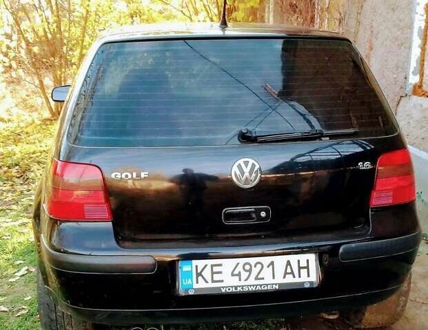 Черный Фольксваген Гольф, объемом двигателя 1.6 л и пробегом 310 тыс. км за 4800 $, фото 4 на Automoto.ua
