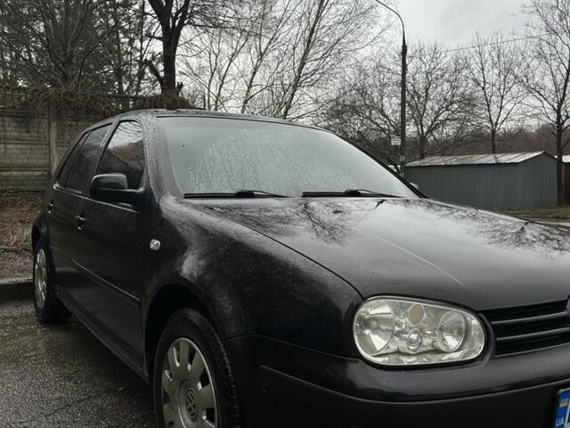 Черный Фольксваген Гольф, объемом двигателя 1.6 л и пробегом 257 тыс. км за 4700 $, фото 3 на Automoto.ua