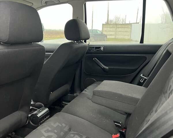 Чорний Фольксваген Гольф, об'ємом двигуна 1.9 л та пробігом 317 тис. км за 1999 $, фото 4 на Automoto.ua