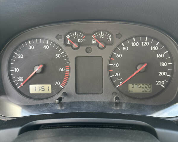 Черный Фольксваген Гольф, объемом двигателя 1.4 л и пробегом 375 тыс. км за 4000 $, фото 54 на Automoto.ua