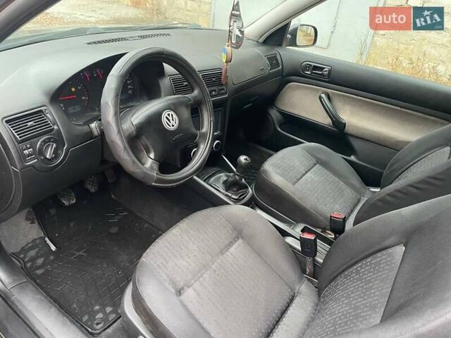 Черный Фольксваген Гольф, объемом двигателя 1.9 л и пробегом 316 тыс. км за 2999 $, фото 10 на Automoto.ua