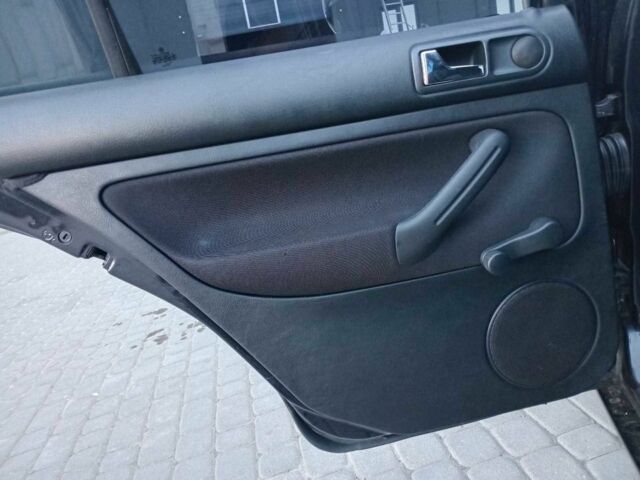 Черный Фольксваген Гольф, объемом двигателя 1.6 л и пробегом 280 тыс. км за 4990 $, фото 14 на Automoto.ua