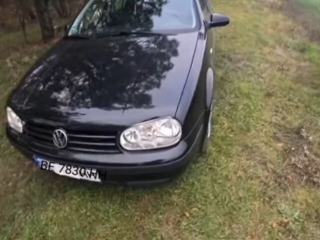 Черный Фольксваген Гольф, объемом двигателя 1.6 л и пробегом 200 тыс. км за 4900 $, фото 2 на Automoto.ua