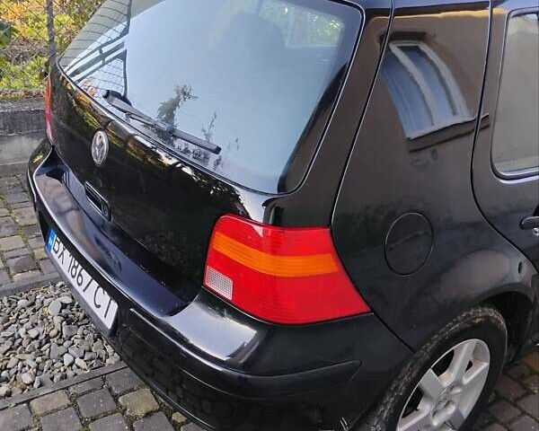 Черный Фольксваген Гольф, объемом двигателя 1.39 л и пробегом 289 тыс. км за 3850 $, фото 16 на Automoto.ua