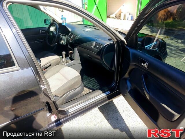 Чорний Фольксваген Гольф, об'ємом двигуна 1.4 л та пробігом 216 тис. км за 4000 $, фото 3 на Automoto.ua