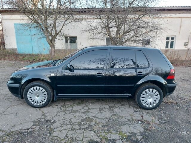 Черный Фольксваген Гольф, объемом двигателя 1.6 л и пробегом 221 тыс. км за 3900 $, фото 3 на Automoto.ua