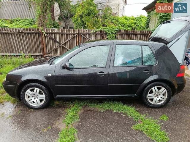 Черный Фольксваген Гольф, объемом двигателя 1.39 л и пробегом 275 тыс. км за 3800 $, фото 3 на Automoto.ua