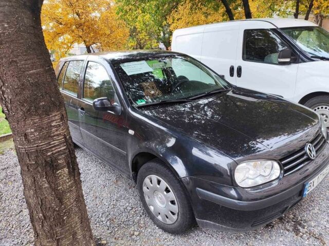 Черный Фольксваген Гольф, объемом двигателя 1.4 л и пробегом 220 тыс. км за 3850 $, фото 1 на Automoto.ua