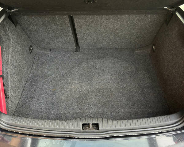 Чорний Фольксваген Гольф, об'ємом двигуна 1.6 л та пробігом 200 тис. км за 4999 $, фото 7 на Automoto.ua