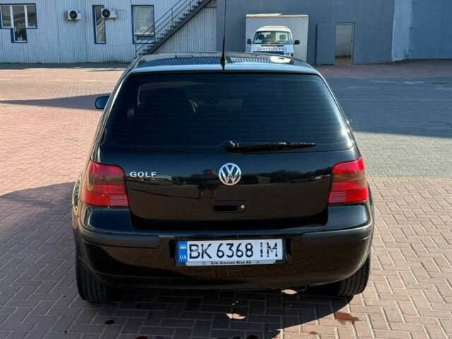 Чорний Фольксваген Гольф, об'ємом двигуна 1.4 л та пробігом 227 тис. км за 3750 $, фото 2 на Automoto.ua