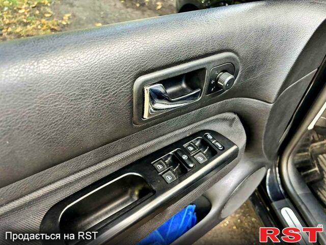 Черный Фольксваген Гольф, объемом двигателя 1.4 л и пробегом 253 тыс. км за 4900 $, фото 7 на Automoto.ua