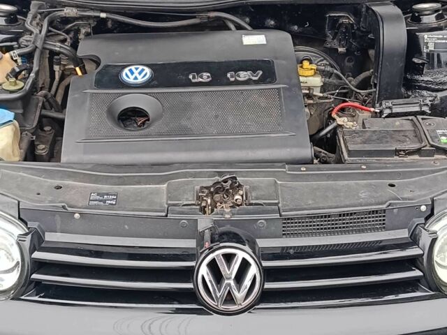 Черный Фольксваген Гольф, объемом двигателя 1.6 л и пробегом 320 тыс. км за 3700 $, фото 7 на Automoto.ua