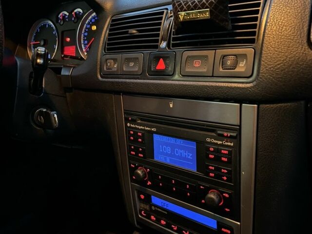 Черный Фольксваген Гольф, объемом двигателя 1.9 л и пробегом 330 тыс. км за 4000 $, фото 21 на Automoto.ua