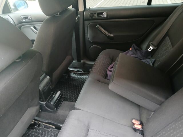 Черный Фольксваген Гольф, объемом двигателя 1.6 л и пробегом 234 тыс. км за 3850 $, фото 21 на Automoto.ua