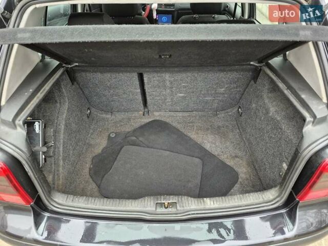 Чорний Фольксваген Гольф, об'ємом двигуна 1.39 л та пробігом 298 тис. км за 4200 $, фото 17 на Automoto.ua