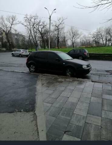 Черный Фольксваген Гольф, объемом двигателя 1.6 л и пробегом 243 тыс. км за 4900 $, фото 9 на Automoto.ua