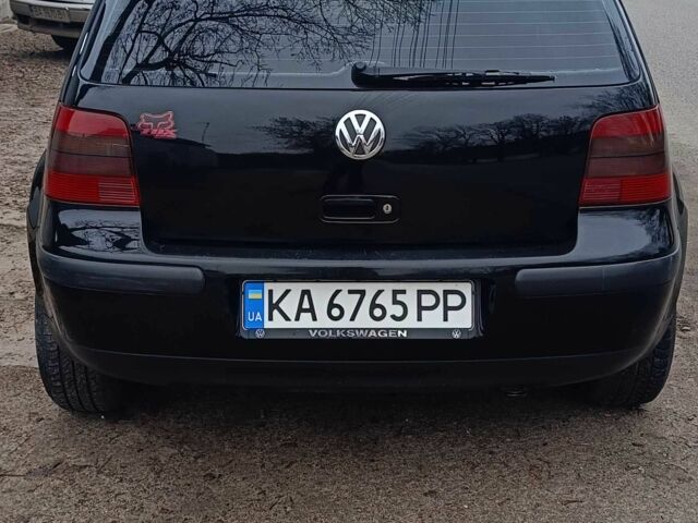 Черный Фольксваген Гольф, объемом двигателя 1.6 л и пробегом 320 тыс. км за 3700 $, фото 2 на Automoto.ua