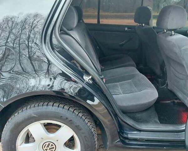 Черный Фольксваген Гольф, объемом двигателя 1.39 л и пробегом 241 тыс. км за 3000 $, фото 8 на Automoto.ua