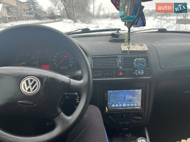Черный Фольксваген Гольф, объемом двигателя 1.39 л и пробегом 256 тыс. км за 3700 $, фото 1 на Automoto.ua