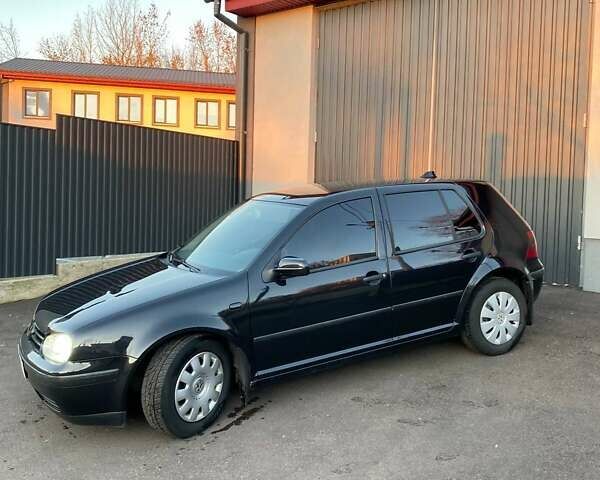 Черный Фольксваген Гольф, объемом двигателя 1.6 л и пробегом 212 тыс. км за 4500 $, фото 3 на Automoto.ua