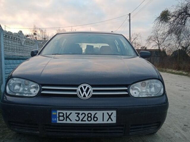Черный Фольксваген Гольф, объемом двигателя 1.6 л и пробегом 340 тыс. км за 2500 $, фото 1 на Automoto.ua