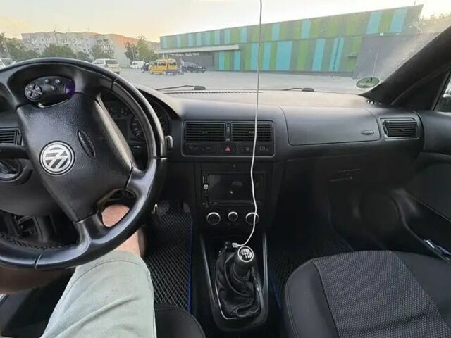 Черный Фольксваген Гольф, объемом двигателя 1.4 л и пробегом 288 тыс. км за 1861 $, фото 6 на Automoto.ua