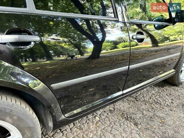 Черный Фольксваген Гольф, объемом двигателя 1.39 л и пробегом 253 тыс. км за 4900 $, фото 2 на Automoto.ua