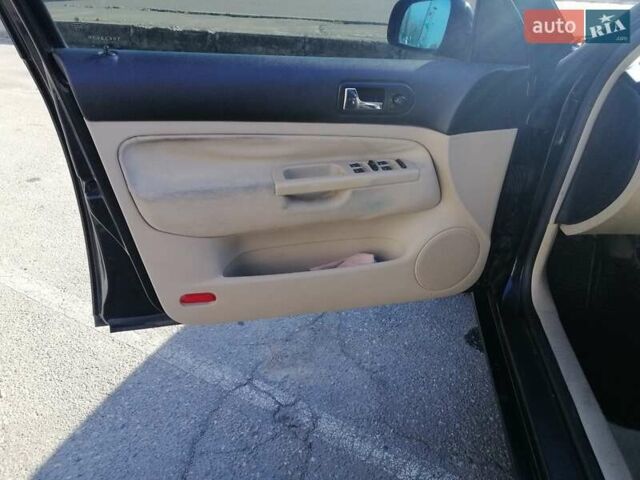 Черный Фольксваген Гольф, объемом двигателя 1.6 л и пробегом 243 тыс. км за 4900 $, фото 2 на Automoto.ua