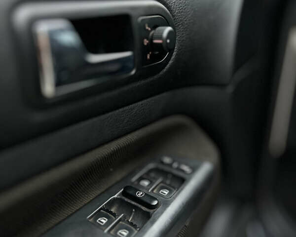 Чорний Фольксваген Гольф, об'ємом двигуна 1.39 л та пробігом 280 тис. км за 4000 $, фото 9 на Automoto.ua