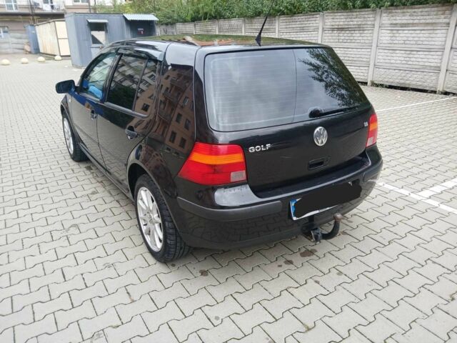 Черный Фольксваген Гольф, объемом двигателя 1.6 л и пробегом 234 тыс. км за 3850 $, фото 5 на Automoto.ua