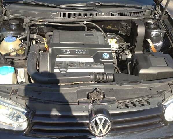 Черный Фольксваген Гольф, объемом двигателя 1.4 л и пробегом 213 тыс. км за 4500 $, фото 12 на Automoto.ua