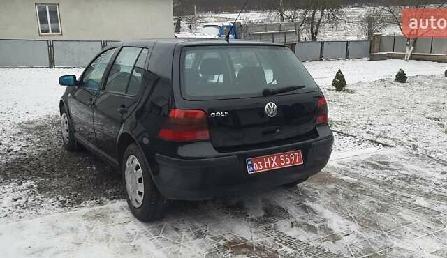 Черный Фольксваген Гольф, объемом двигателя 1.6 л и пробегом 215 тыс. км за 4350 $, фото 7 на Automoto.ua