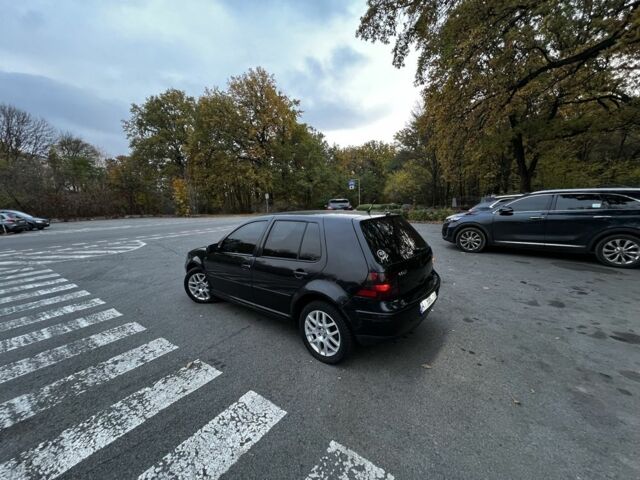 Черный Фольксваген Гольф, объемом двигателя 1.9 л и пробегом 390 тыс. км за 4000 $, фото 1 на Automoto.ua