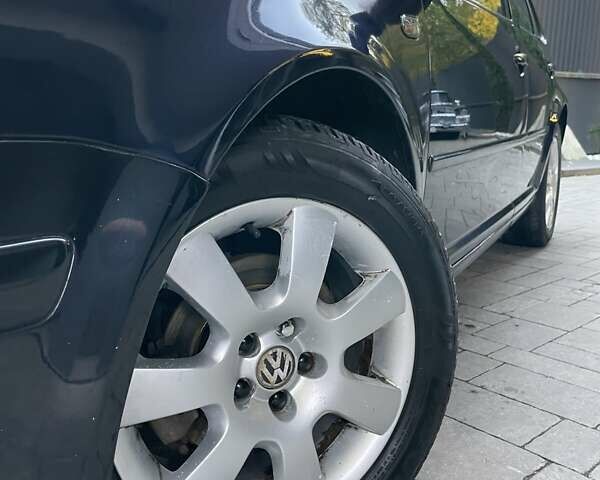 Черный Фольксваген Гольф, объемом двигателя 1.9 л и пробегом 330 тыс. км за 4000 $, фото 1 на Automoto.ua