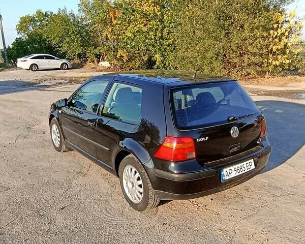 Черный Фольксваген Гольф, объемом двигателя 1.39 л и пробегом 280 тыс. км за 4400 $, фото 3 на Automoto.ua