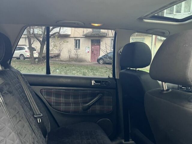 Черный Фольксваген Гольф, объемом двигателя 1.4 л и пробегом 207 тыс. км за 3500 $, фото 5 на Automoto.ua